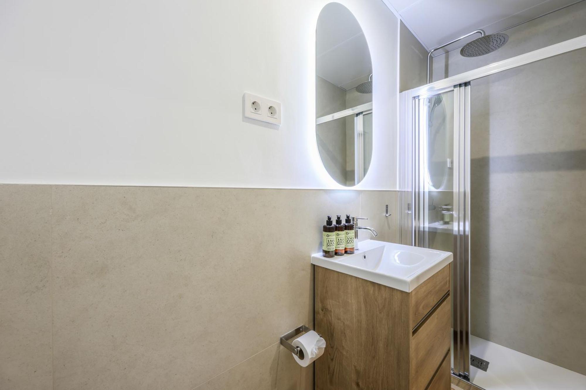 מדריד Encantador Apartamento Plaza Del Callao, Mid Term מראה חיצוני תמונה